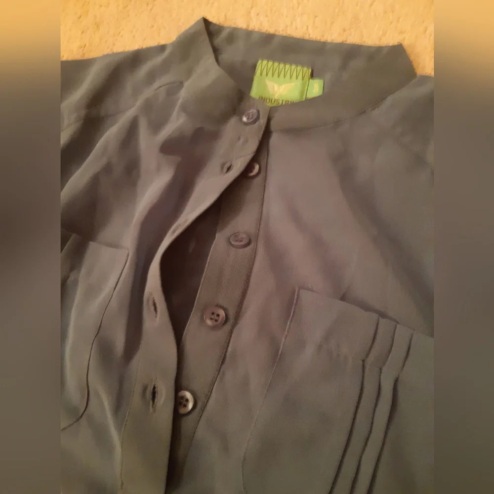 Turquoise blouse - Picture 2 of 3